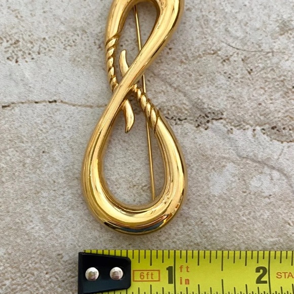 Monet Vintage Infinity Symbol Cut Out Abstract Twist Modernist Brooch - Picture 4 of 6